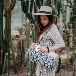 LA MILLOU WATERPROOF PICNIC BLANKET XXL 180x190 - SANTORINI - NAVY -Baby Product Shop image 3526